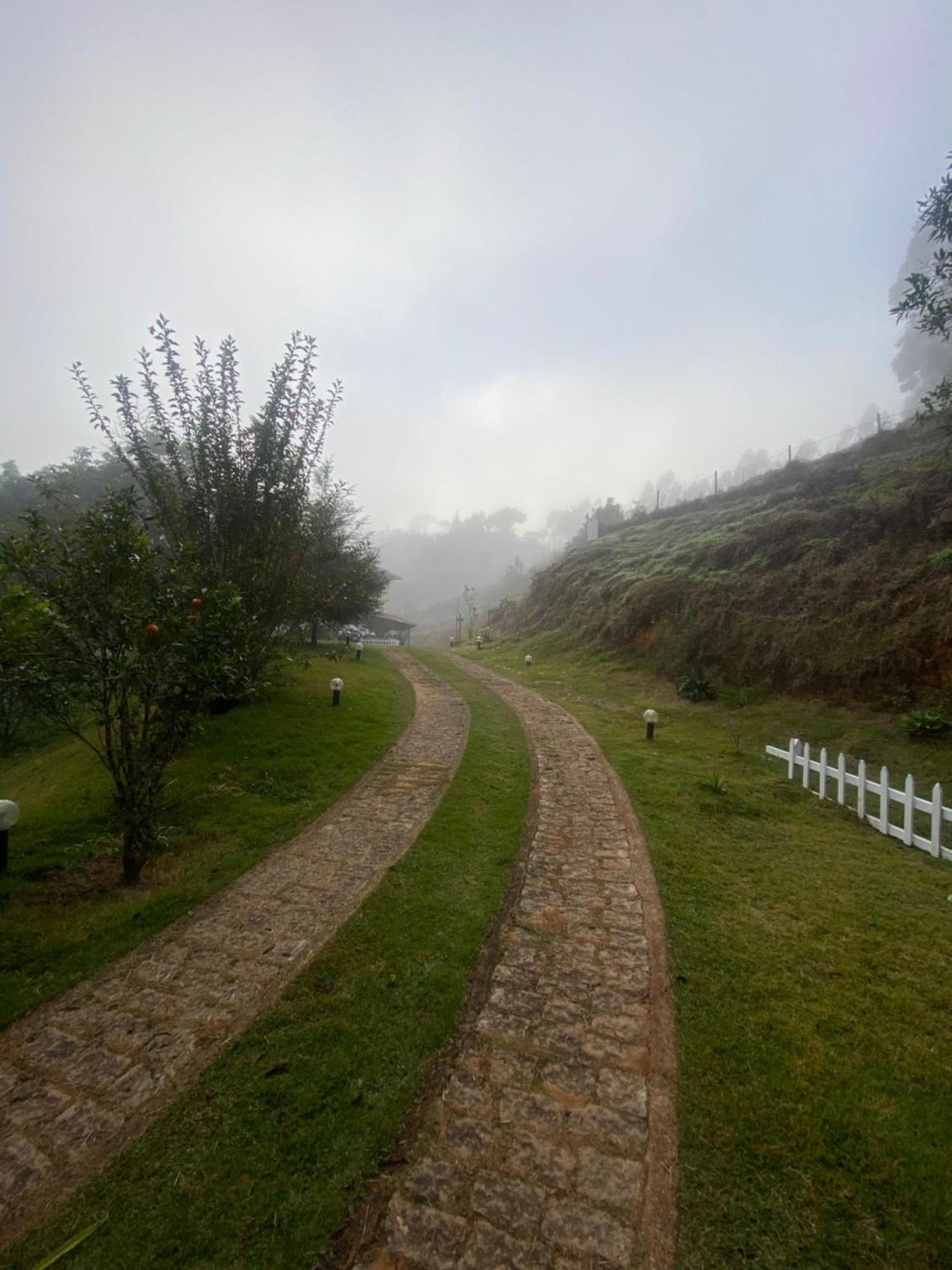 Chale Da Estancia Santa Teresa - Es Alto Sao Lourenco- Proximo Ao Circuito Caravaggio Exteriör bild